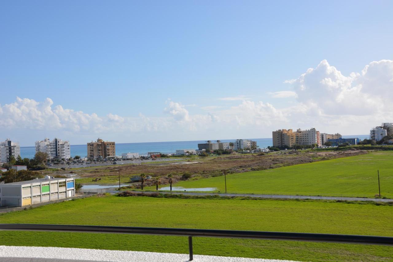 Must Stay - Sea & Salt Lake Panoramic View Apt Ларнака Экстерьер фото